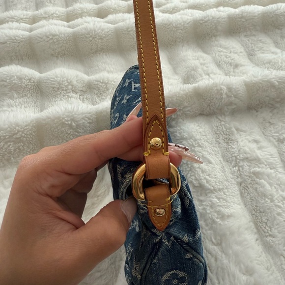 Louis Vuitton Denim Mini Pleaty - Picture 7 of 16